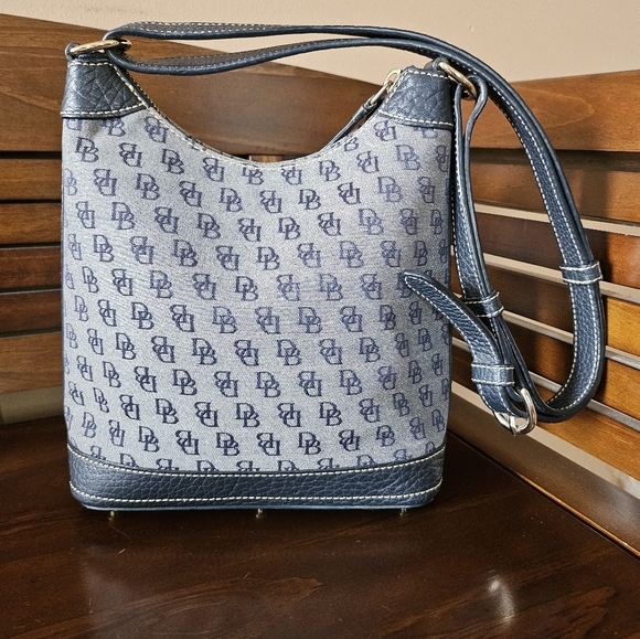Dooney & Bourke Vintage DB Signature Crossbody! - Picture 3 of 9